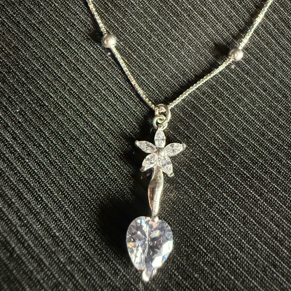 92.5 flower waterdrop Ladies necklace 16"